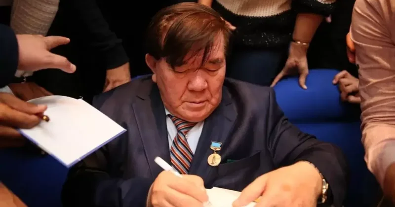 Мухтар Шаханов госпитализирован в реанимацию: поэт находится в тяжелом состоянии