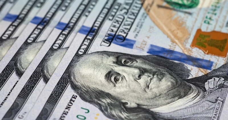 Доллар бағамы сауда саттықта бірден 12 теңгеге өсті