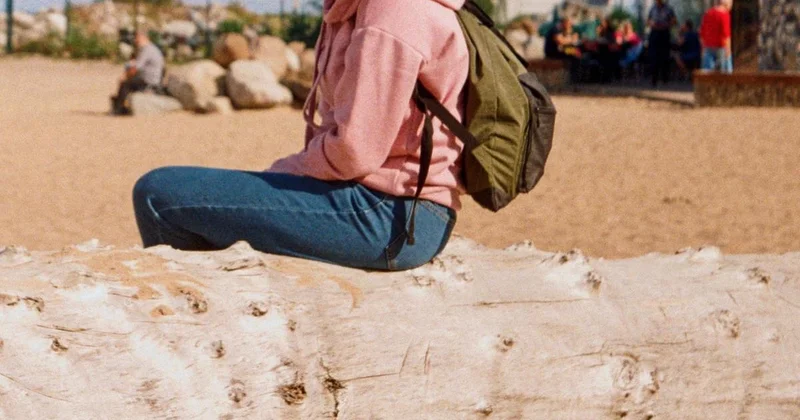 Уговаривал уехать и предлагал наркотики : жительница Алматы заявила о приставании к ее 15 летней дочери