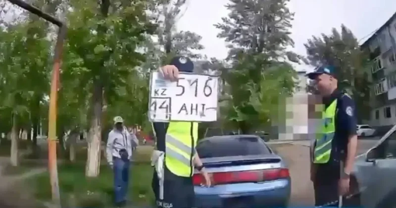 Нарисовал на картонке: водителя с самодельными госномерами остановили в Экибастузе