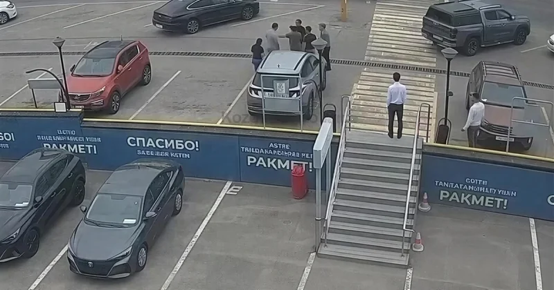Талғардағы автосалон алдындағы отбасылық жанжал араша түспек болған куәгердің жақ сүйегі сынды