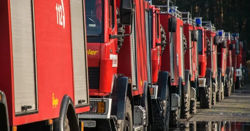 Депутаты предложили разрешить пожарным таранить машины правительство отказало