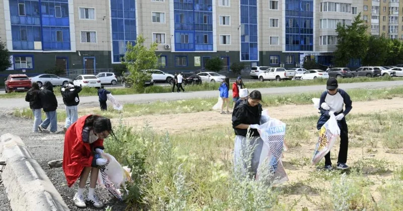 Таза Қазақстан : молодежь провела экологическую акцию в Астане