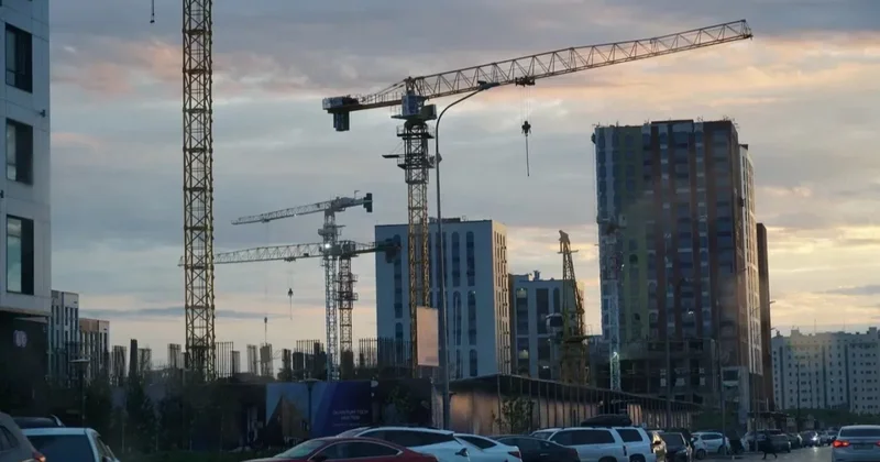 Акиматы обязали ежемесячно искать незаконные стройки