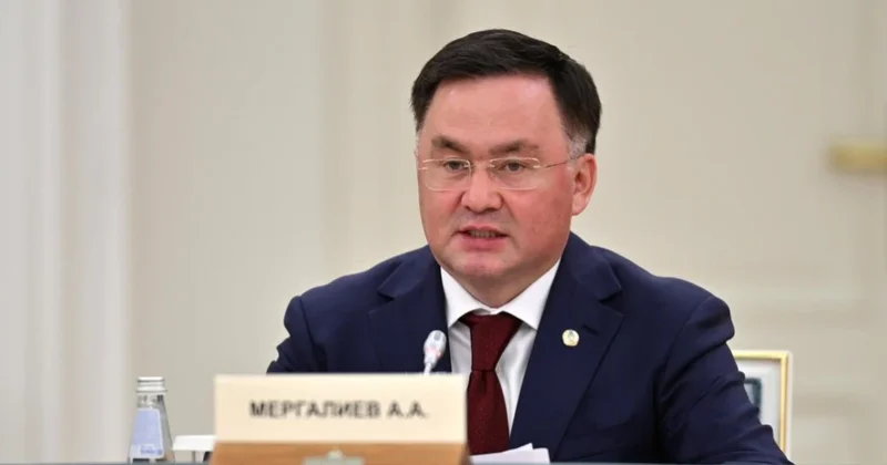 Президент переназначил Асламбека Мергалиева председателем Верховного суда