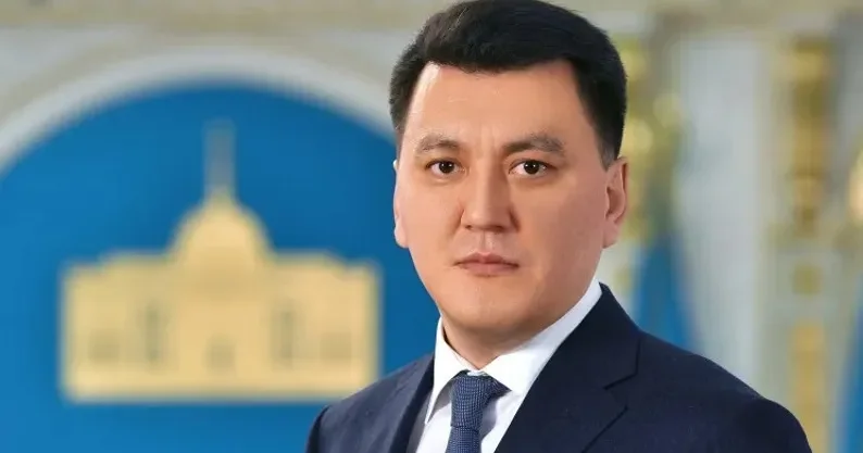 Ерлан Қарин: Конституциялық Соттың шешімі қазіргі лауазым иелерін автоматты түрде қайта тағайындамайды