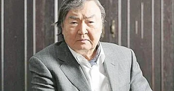 Адамзат асқарындағы ақын