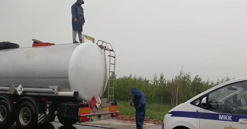 Қазақстан шекарасында автоцистерналар мен жүк көліктері жаппай тексерілуде алғашқы нәтижелер