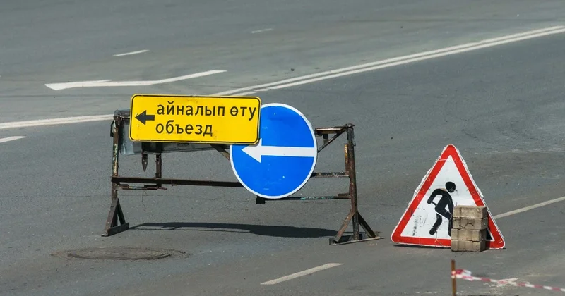 Проезд крупногабаритных грузовиков ограничат на трассе Алматы Бишкек до конца года