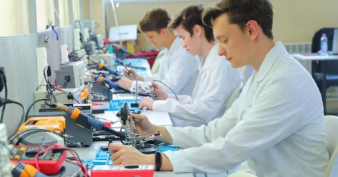 В Минпросвещения отметили рост трудоустройства выпускников колледжей на 26%