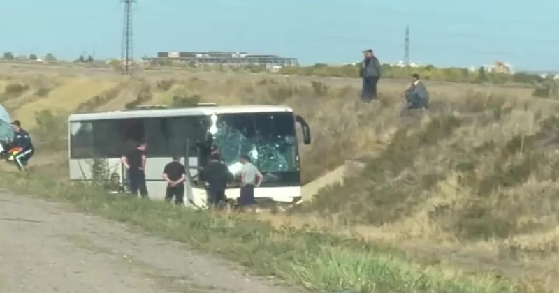 Қарағанды маңында жолаушылар мінген бағыттық автобус трассадан шығып кетті