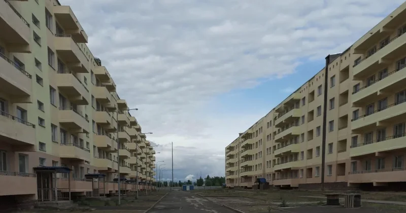Жамбыл облысында әскерилерге арналған үйлердің бес жыл бойы бос тұрғаны: Қорғаныс министрлігі не дейді?