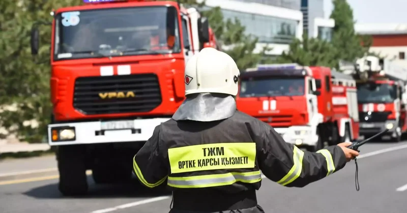 Зауыттағы төтенше жағдай: Таразда ақ түтін мен қызыл жалын аспанға көтерілді