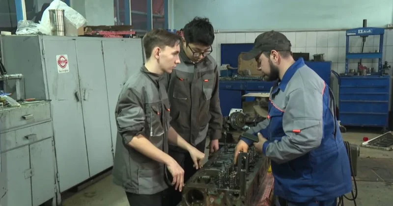 Семейде оқушылар жұмысшы мамандықтарды меңгеріп жүр