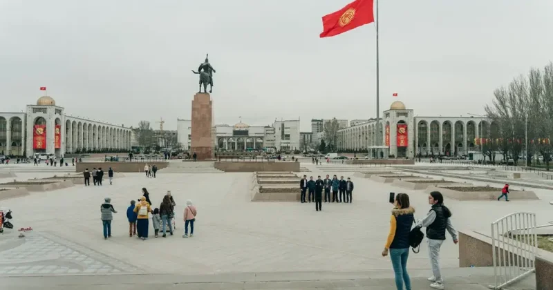 В Кыргызстане составили список тех, кто грабил страну