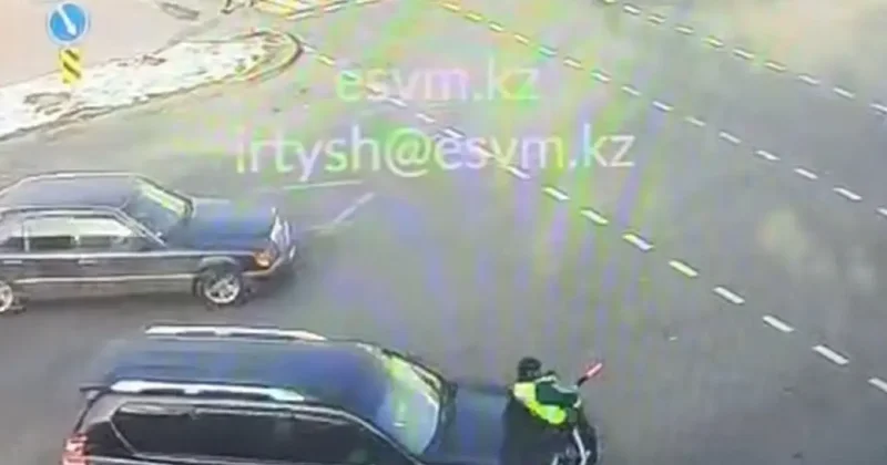 В Алматы водитель сбил регулировщика на перекрёстке