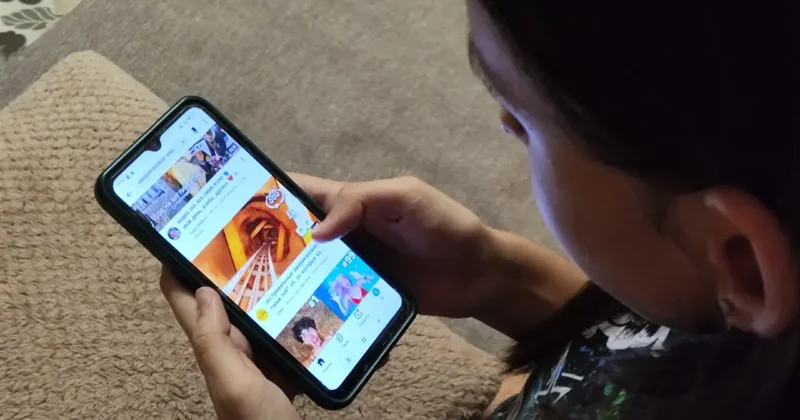 Крадут детство и время: Дания запретит соцсети для детей младше 15 лет