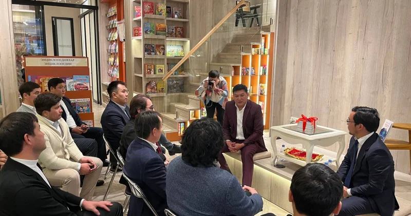 Астанада ақын Нұрболат Жолдасбектің Періштелер көрген түс кітабының тұсаукесер рәсімі өтті