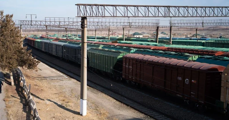 Пропускать больше поездов через границу договорились Казахстан и Узбекистан