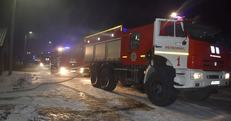 Пожар вспыхнул в двухэтажном гостевом доме в СКО