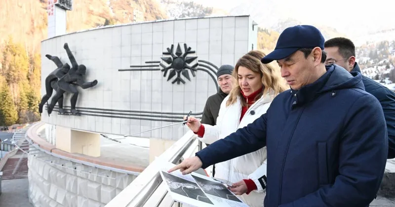 Аким Алматы ознакомился с реконструкцией спорткомплекса Медеу