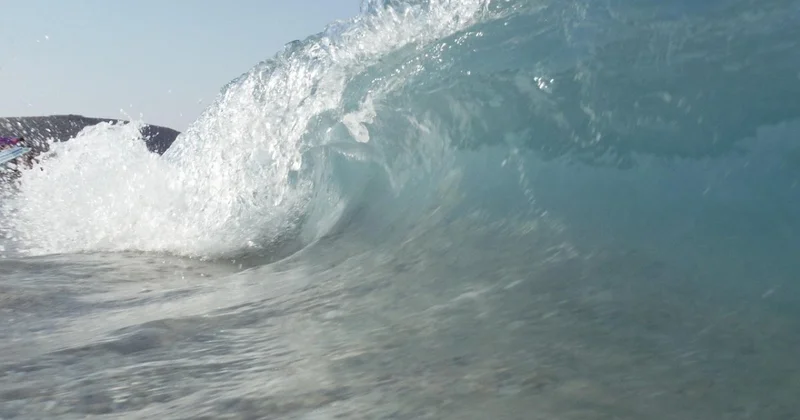 Волны до трех метров: в Японии готовятся к цунами