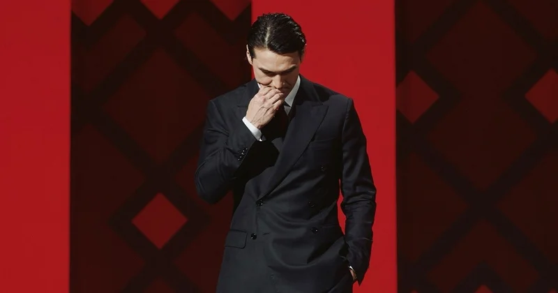 Концерты Нурлана Сабурова отменяют в России: дело в коммунальных авариях или в шутках?