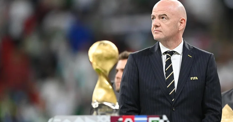 Главу ФИФА раскритиковали за заискивание перед Трампом: комментарий организации