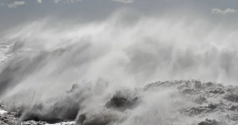 В Японии объявлена угроза цунами после землетрясения магнитудой 7,6