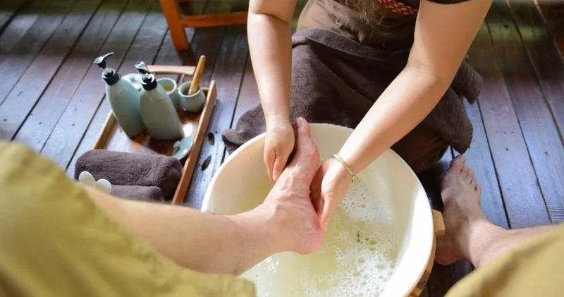 Бай болғыңыз келсе, күйеуіңіздің аяғын жуыңыз : Психолог коуч елді таңғалдырды (ВИДЕО)