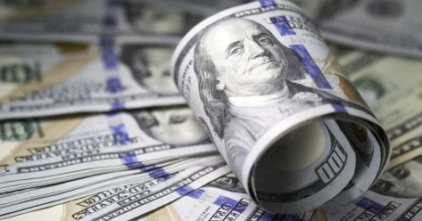 Доллар начал неделю с роста в Казахстане