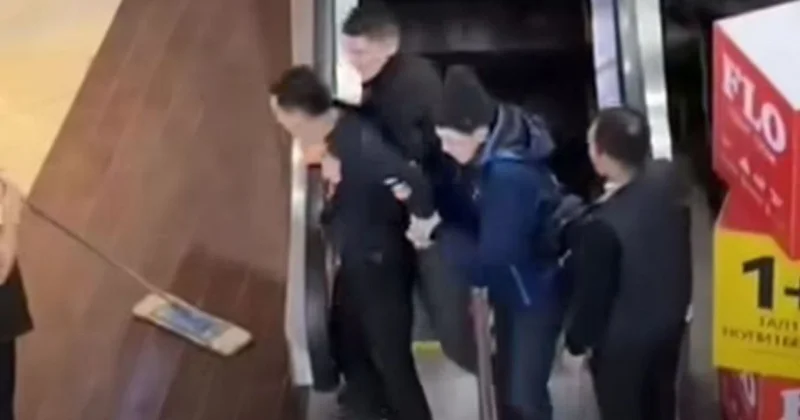 С рабочего места в армию: задержание призывника в ТЦ попало на видео в Астане