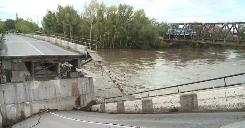 После скандала из за разрушенного моста глава управления транспорта ВКО лишился должности