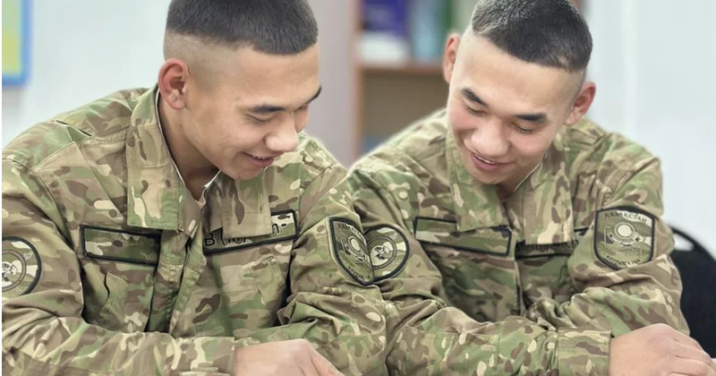 Братья близнецы из Сарыагаша несут службу в рядах Национальной гвардии