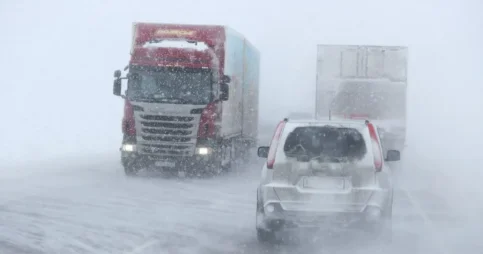 Движение по трассам в трех направлениях временно закрыто для грузового транспорта