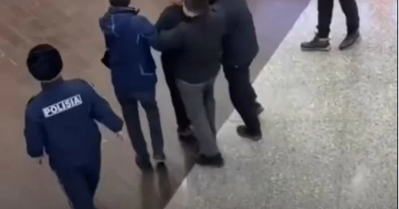 Парня забрали в армию на глазах у посетителей ТЦ в Астане