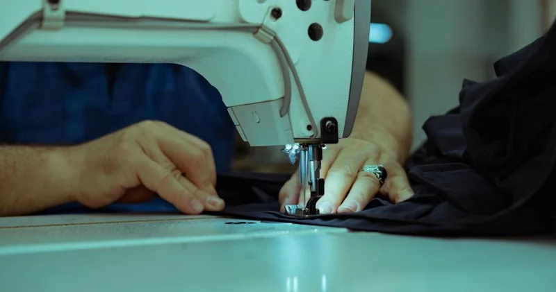 Елдегі мыңдаған тігін цехы Ресейдің жаңа талаптарына байланысты жабылып жатыр