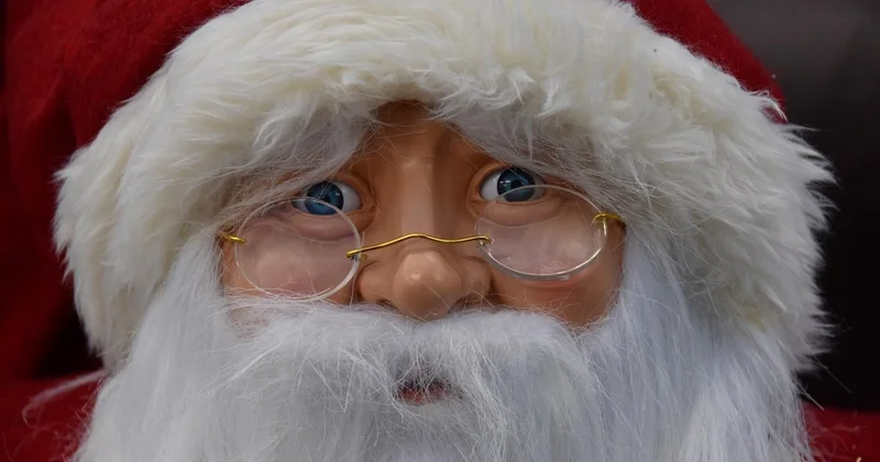 Дети приняли инсульт за волшебство и бросились спасать Деда Мороза