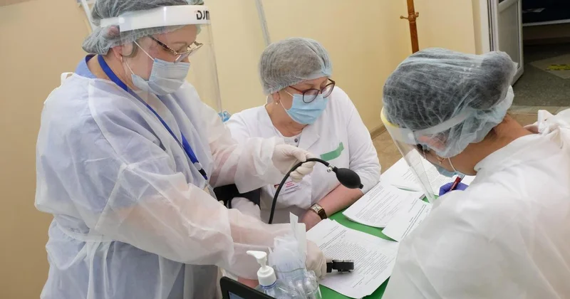 Казахстанцев предупредили об опасности рекламы лекарств с известными врачами (видео)