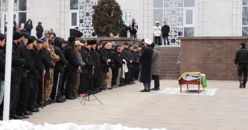 С Муратом Бисенбиным простились в Алматы: прощание прошло в Центральной мечети