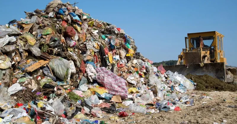 Мусорная свалка обрушилась на Филиппинах: один человек погиб, 38 пропали без вести