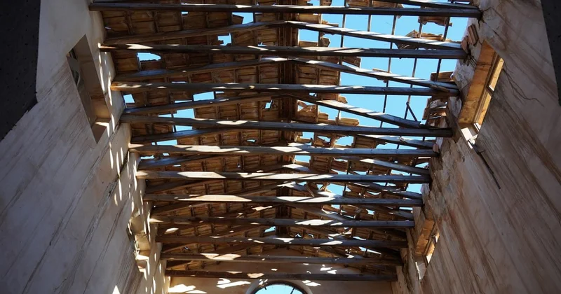 Крыша дома обрушилась в Темиртау (ВИДЕО)