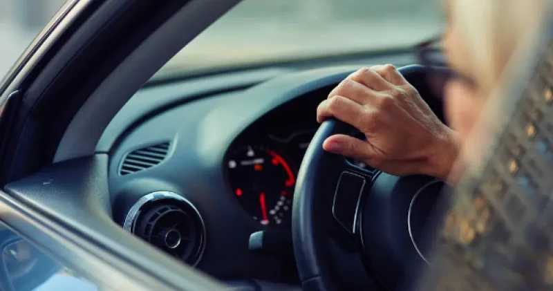 Көлік тізгінінде музыка тыңдау жүргізушілерге қалай әсер етеді? Ғалымдар зерттеуі