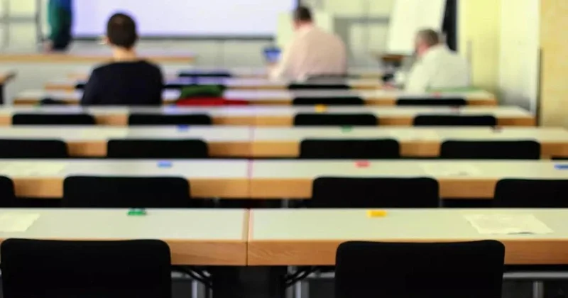 Школами некому будет управлять : глава Минпровещения высказалась об увольнении директоров после инцидентов