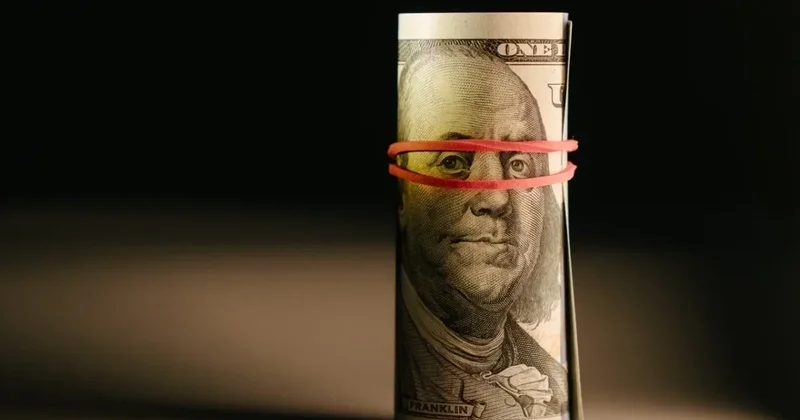 Что происходит с долларом на торгах в Казахстане