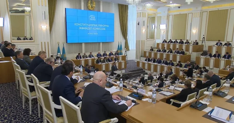 Шибутов призвал сделать систему отношений президента и Курултая более гибкой