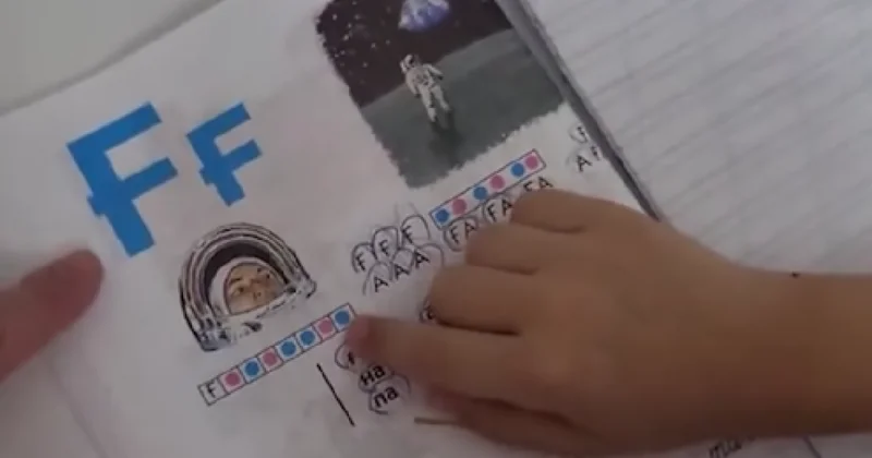 Ғағарин по казахски : мама помогала с уроками и стала героем Казнета