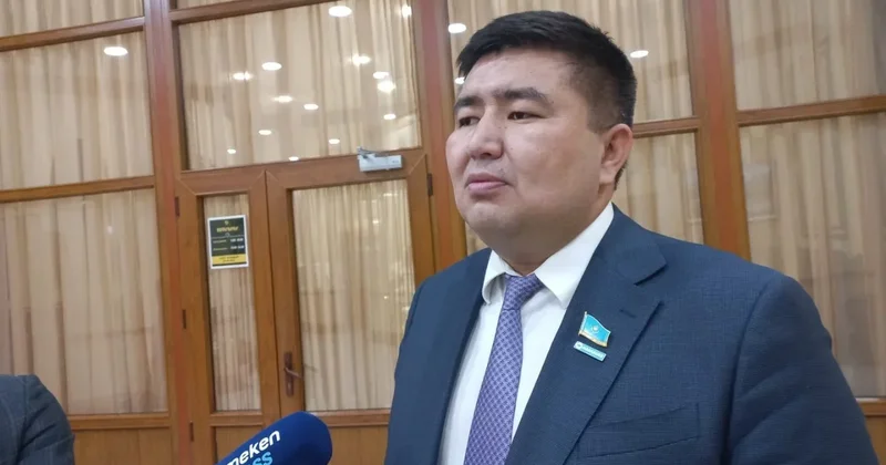 Депутат, разрабатывающий новую Конституцию, ушёл в АП руководить внутренней политикой