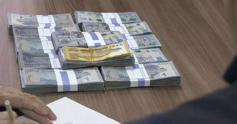 Передал чемодан с 20 миллионами : спецоперацию провели в Алматы (видео)