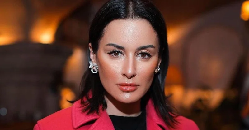 Слепленная рухлядь : Тина Канделаки ответила на вопрос о разговоре с Нурланом Сабуровым